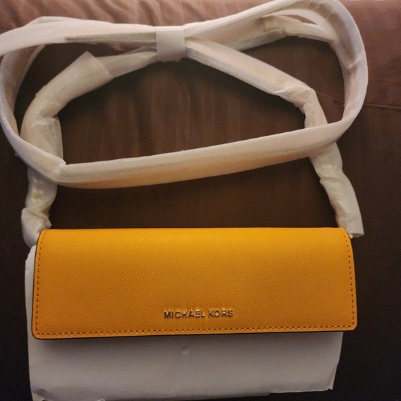 🏷NWT Michael Kors 2 piece Convertible crossbody - Picture 7 of 8